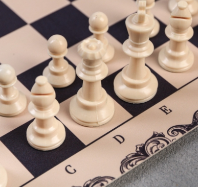 Шахматы "Настоящий мужчина" 33*33